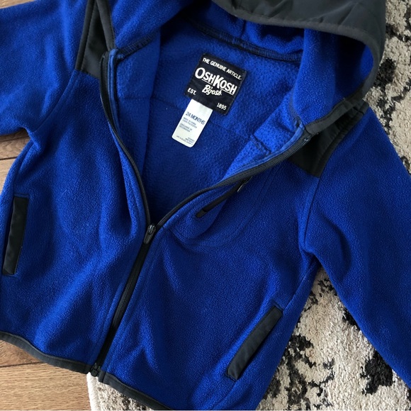 Bundle of zip up fleece jackets - Picture 8 of 10